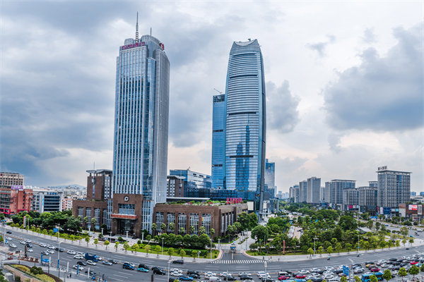 企業(yè)卡在增長(zhǎng)瓶頸管理老套，東莞管理咨詢能劈開新路嗎？